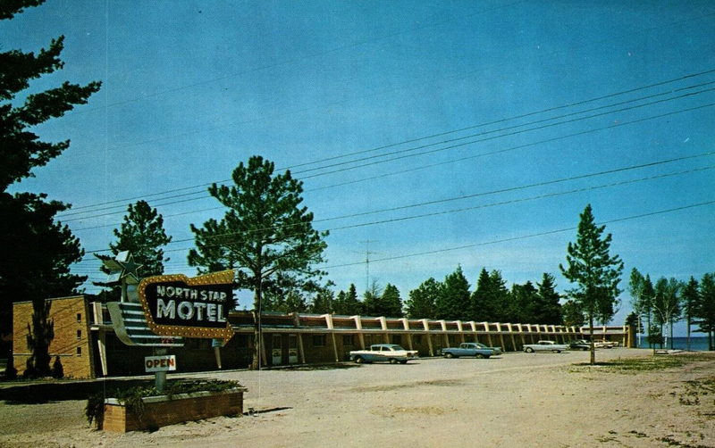 North Star Motel - Vintage Postcard